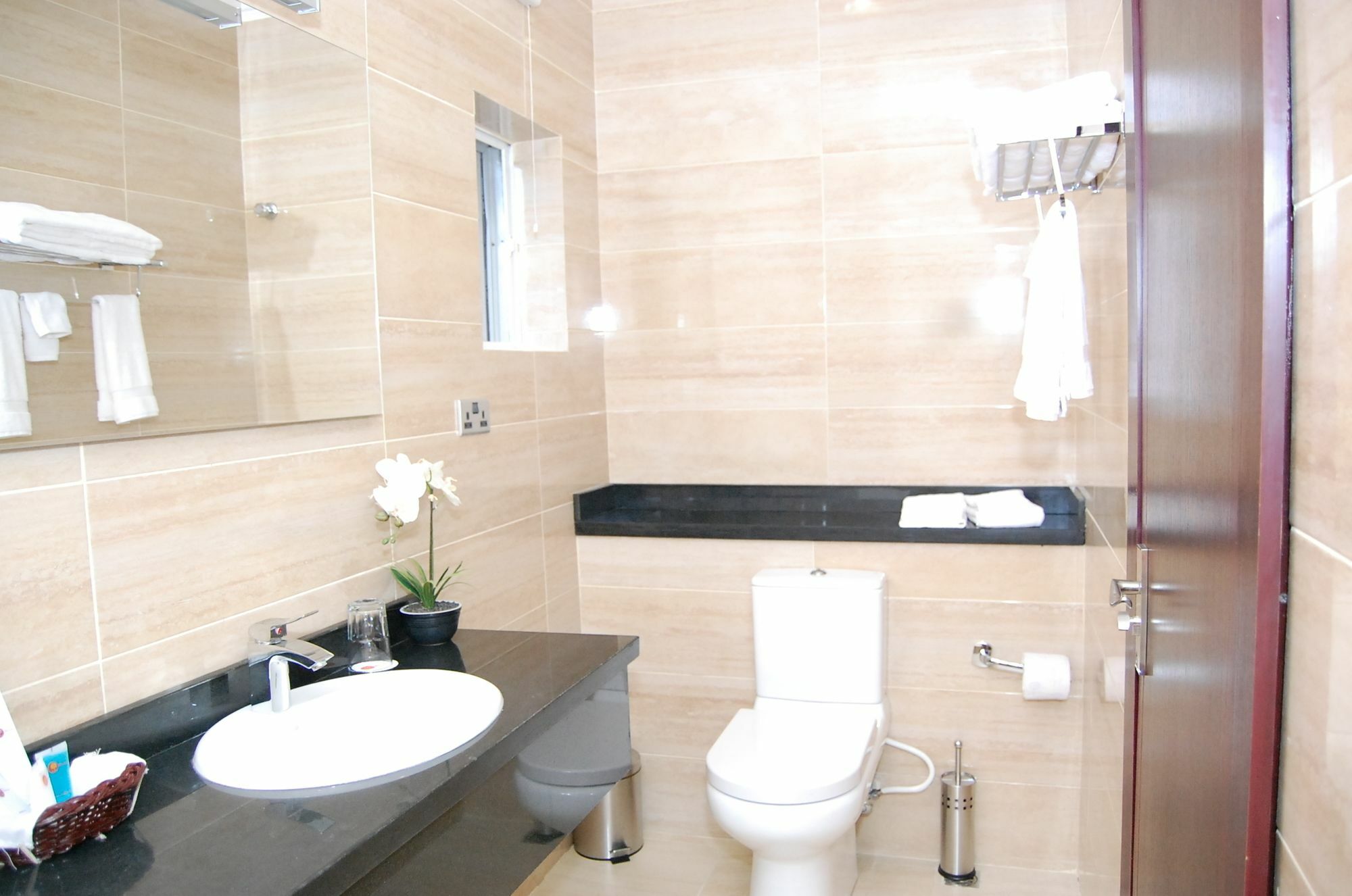 The Montrose Hotel Lekki Eksteriør billede